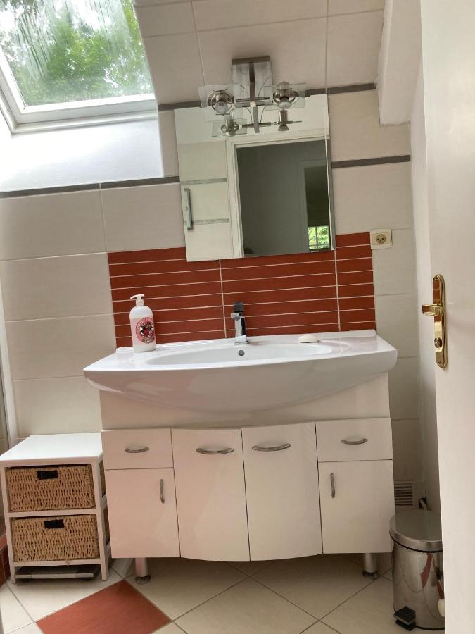 Le Bois Des Sources Lägenhet Saint-Marcel  Exteriör bild