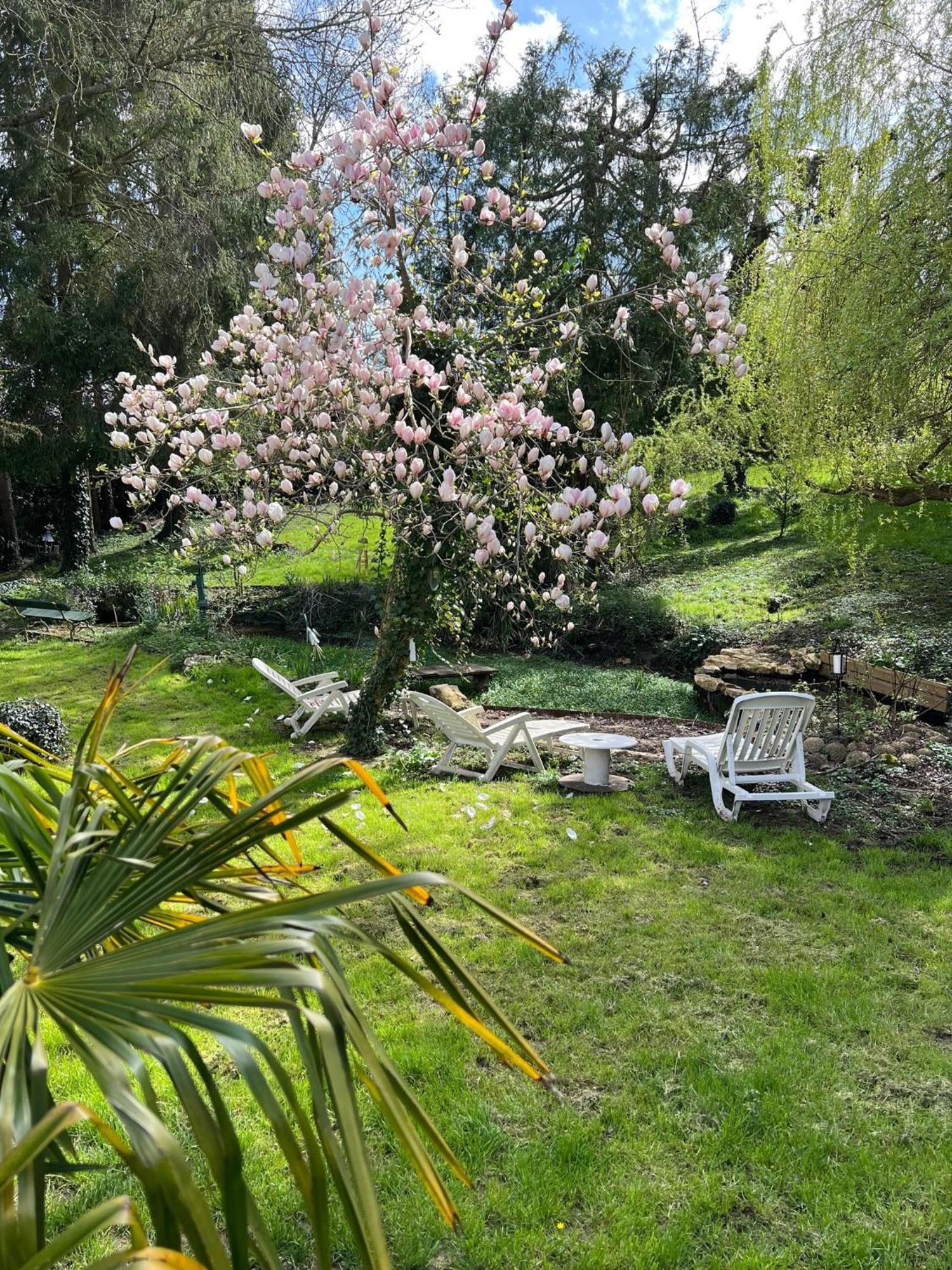 Le Bois Des Sources Lägenhet Saint-Marcel  Exteriör bild